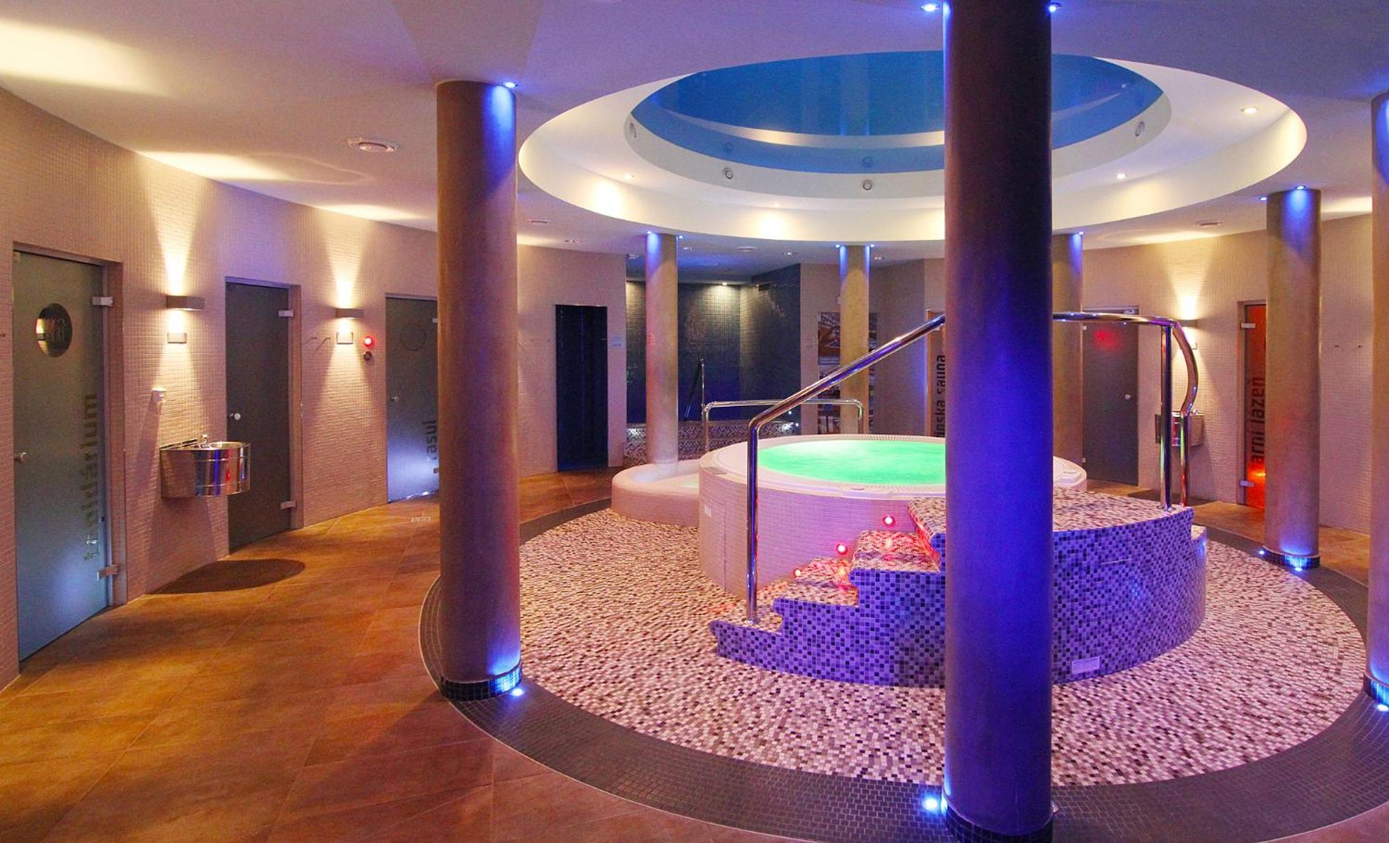 Wellness Hotel Horal, Велке Карловіце Екстер'єр фото