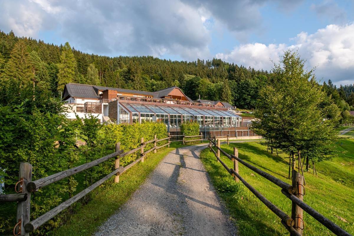 Wellness Hotel Horal, Велке Карловіце Екстер'єр фото