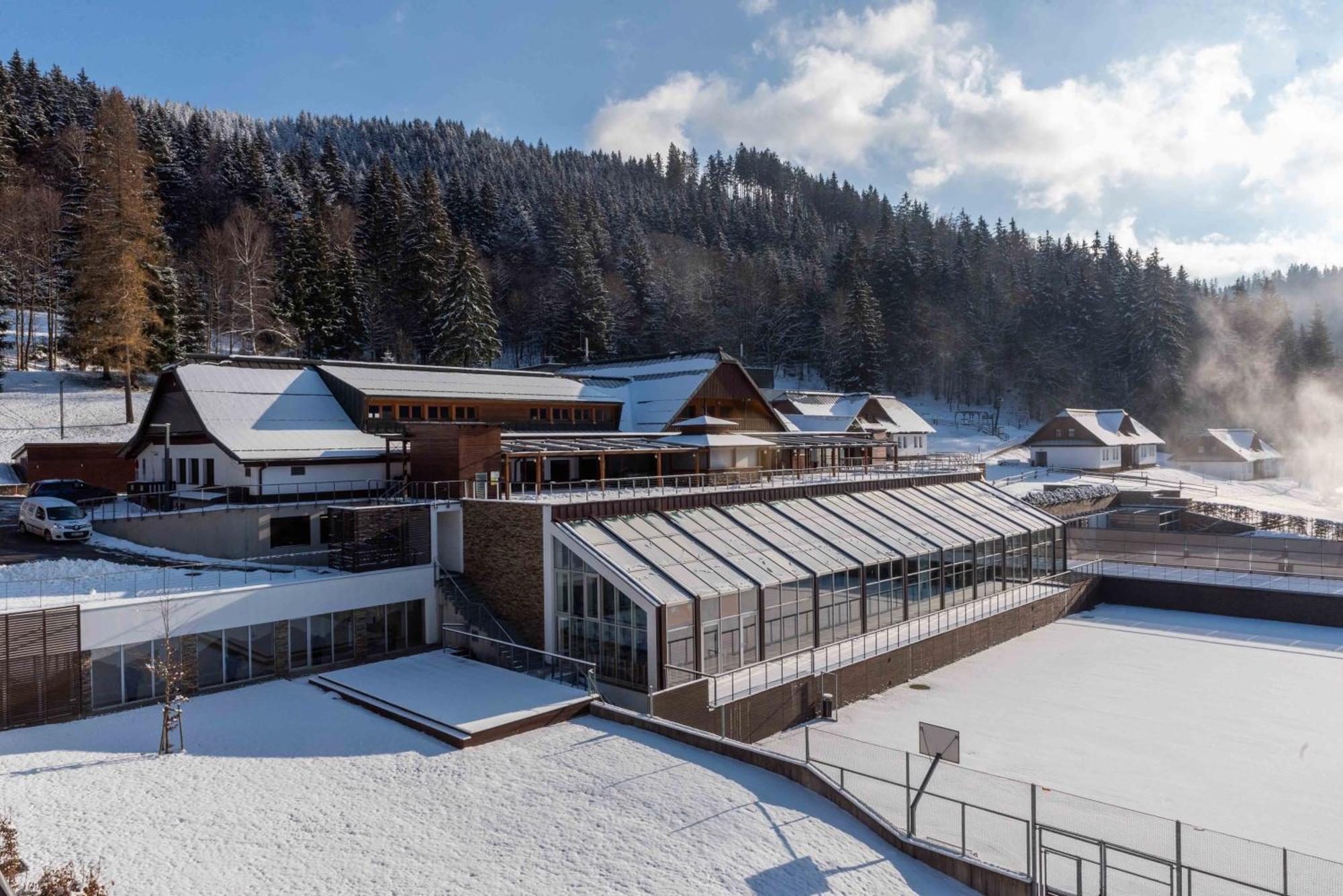Wellness Hotel Horal, Велке Карловіце Екстер'єр фото